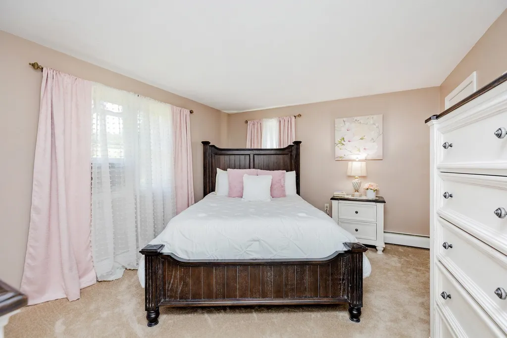 36 Berry Road Derry NH 03038