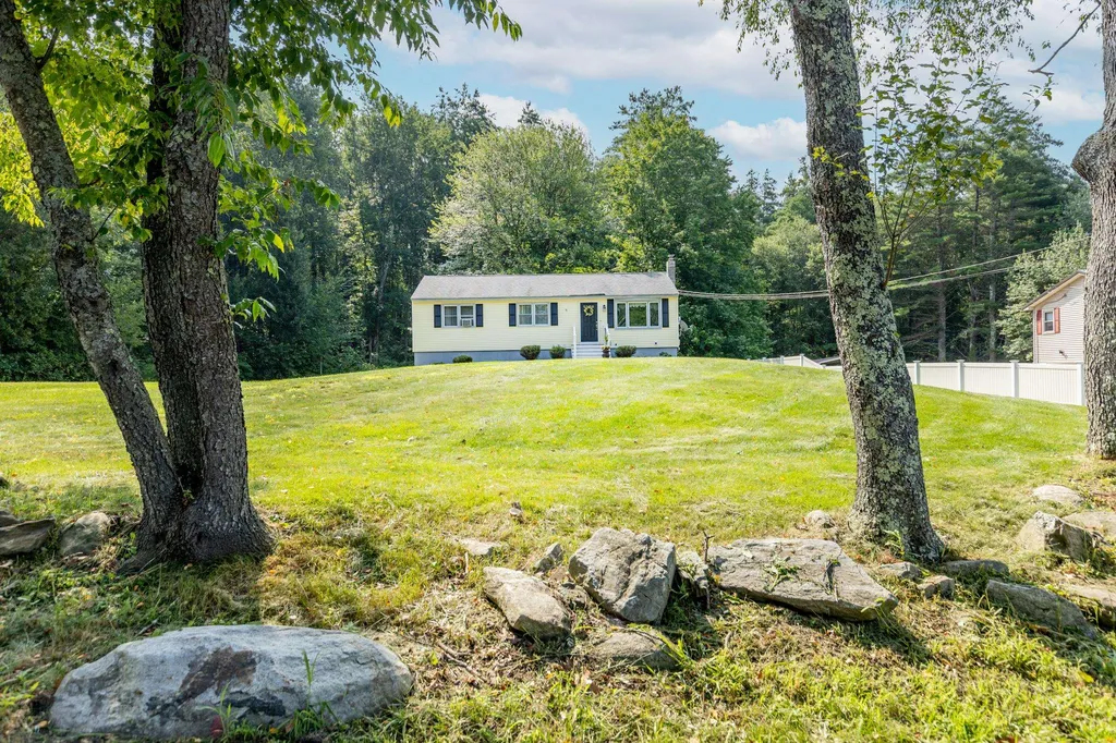 36 Berry Road Derry NH 03038