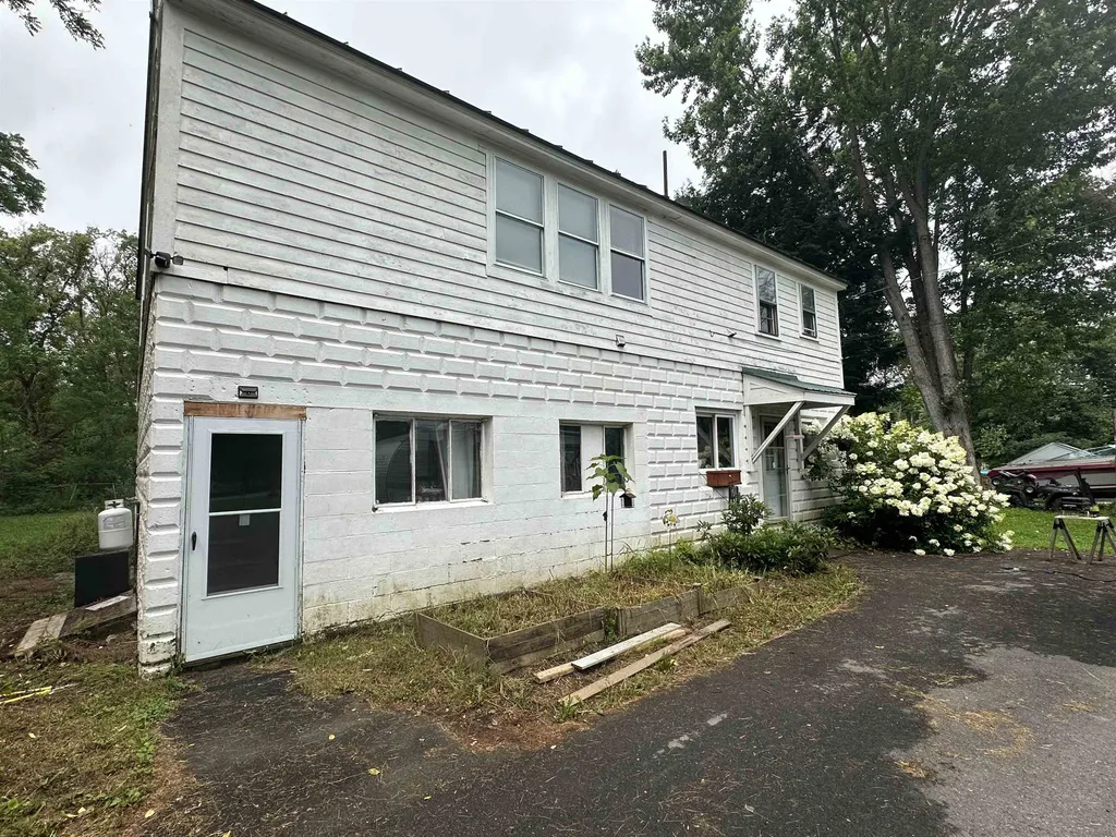 2460 Route 5n Windsor VT 05089