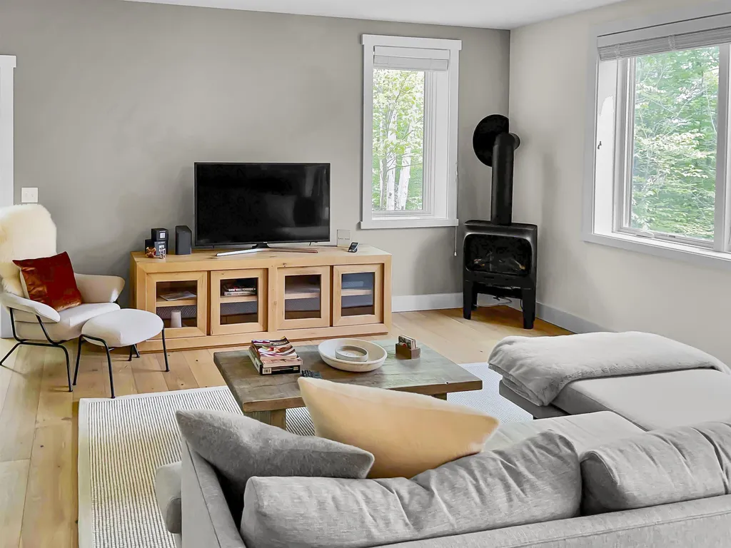 1904 Willard Road Hartford VT 05059