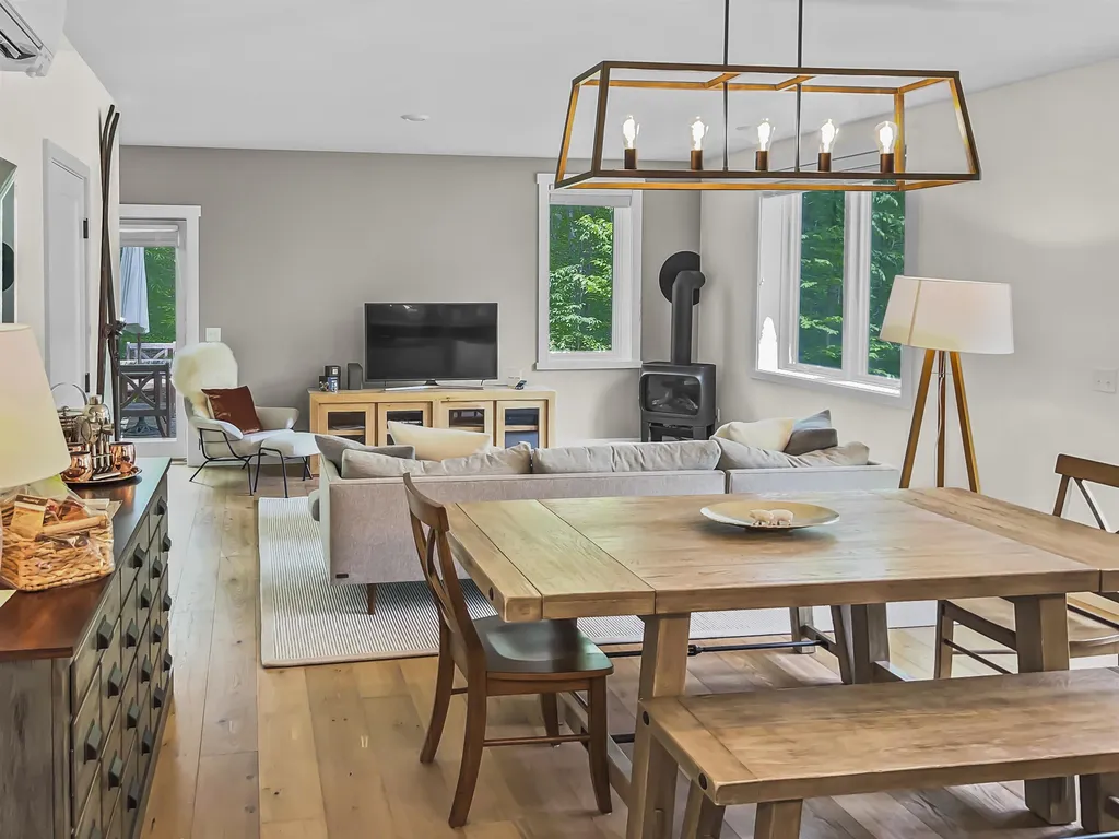1904 Willard Road Hartford VT 05059