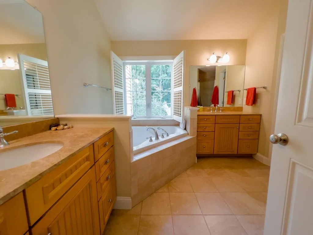 268 Boulder Hill Drive Shelburne VT 05482