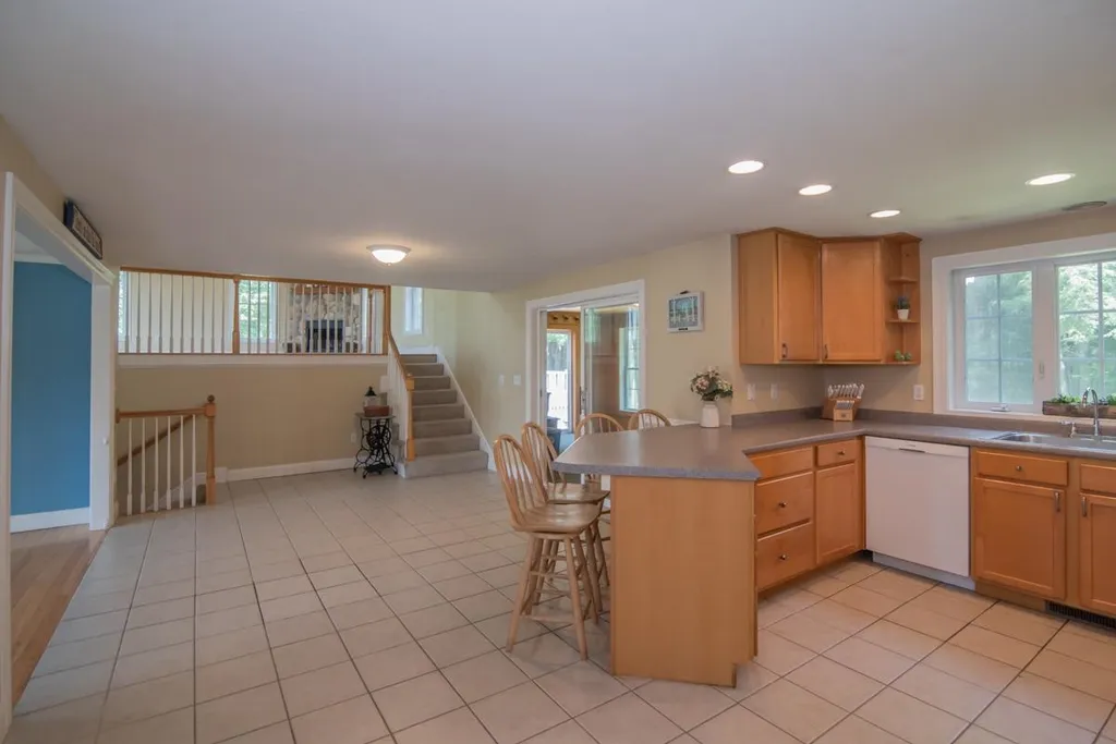 76 Mcintosh Road Danville NH 03819