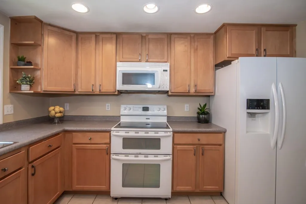 76 Mcintosh Road Danville NH 03819