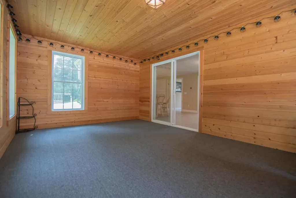 76 Mcintosh Road Danville NH 03819