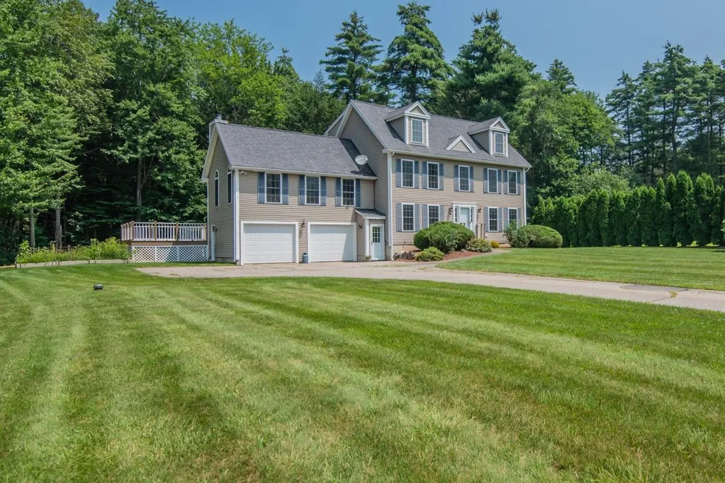 76 Mcintosh Road Danville NH 03819