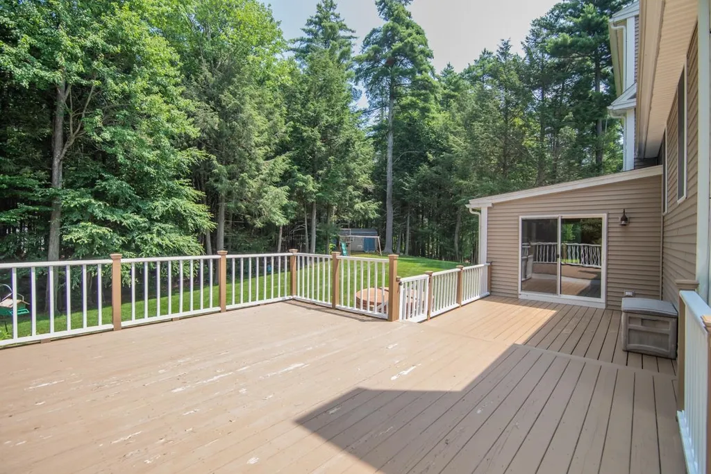 76 Mcintosh Road Danville NH 03819