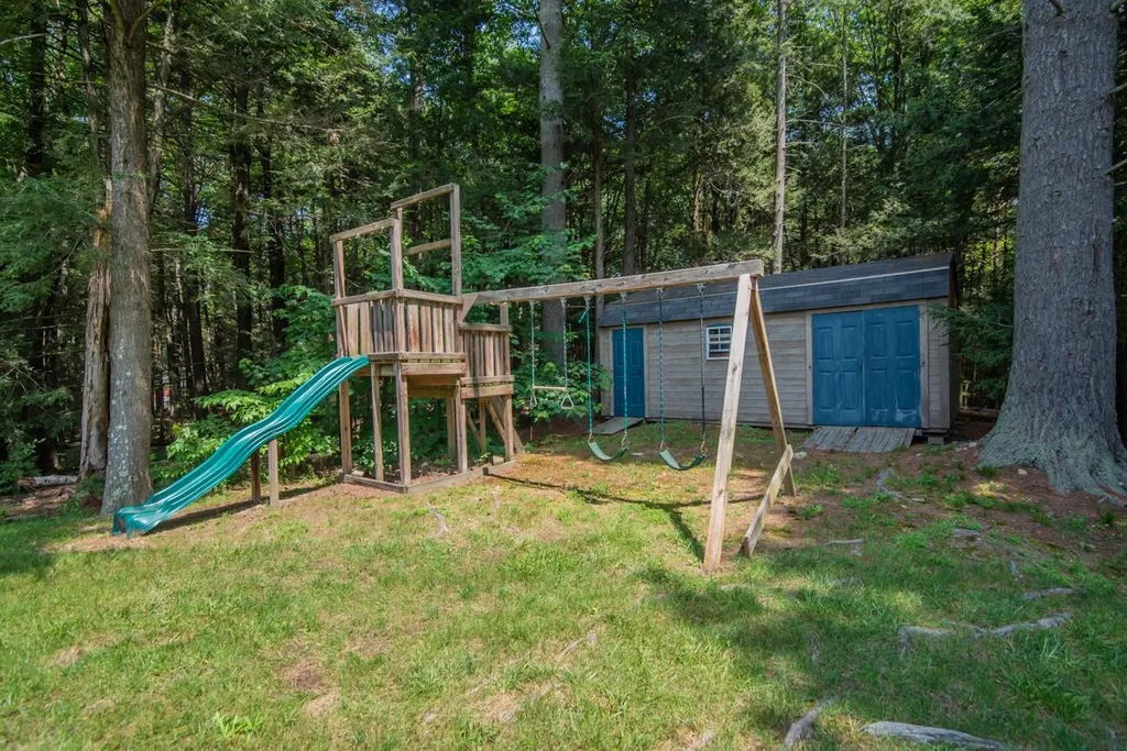 76 Mcintosh Road Danville NH 03819