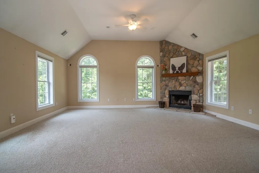 76 Mcintosh Road Danville NH 03819