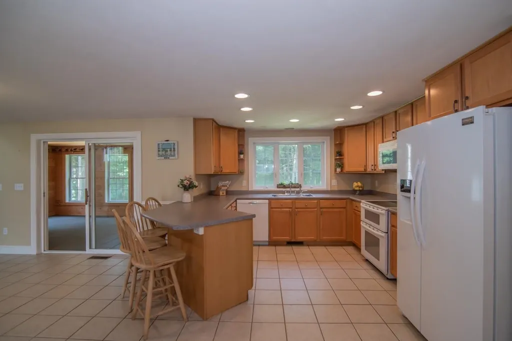 76 Mcintosh Road Danville NH 03819