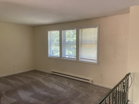 16 Elwood Road Derry NH 03038