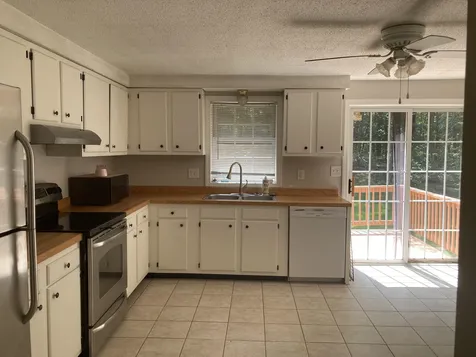 16 Elwood Road Derry NH 03038