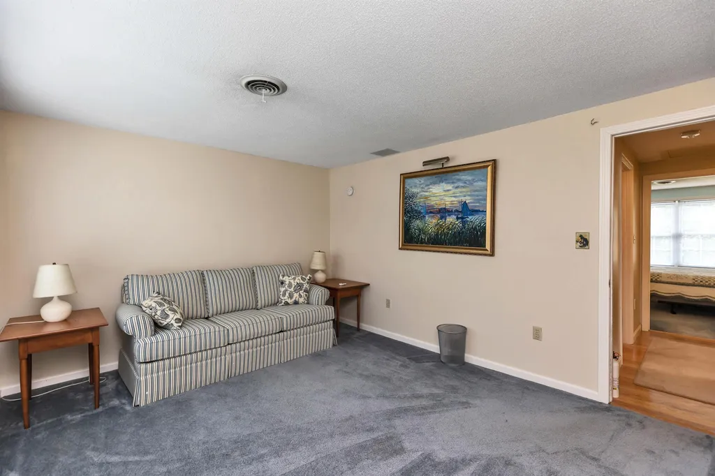 13 Long Hill Road Peterborough NH 03458
