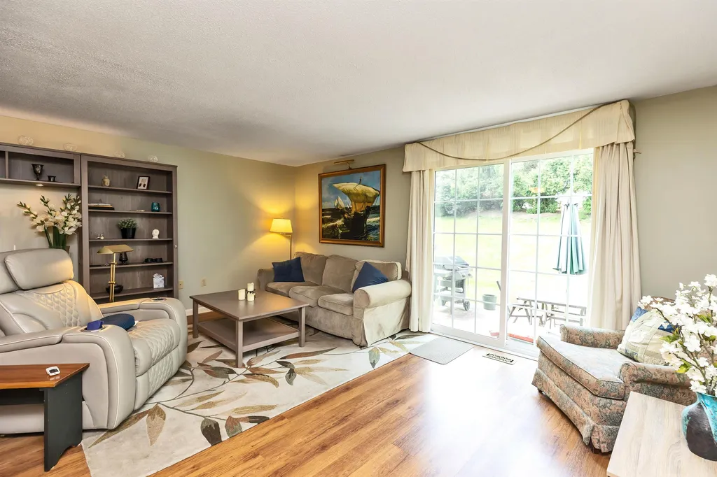 13 Long Hill Road Peterborough NH 03458