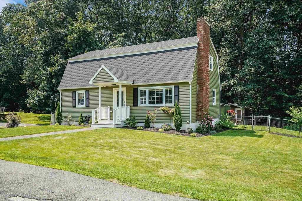 35 Bedard Avenue Derry NH 03038