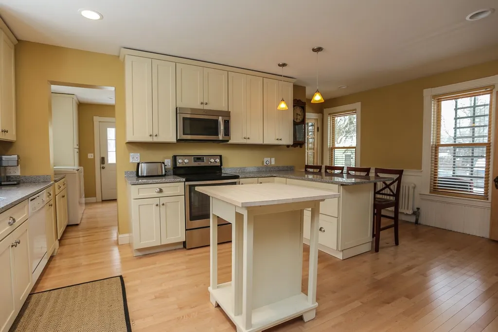 1085 Union Street Manchester NH 03104