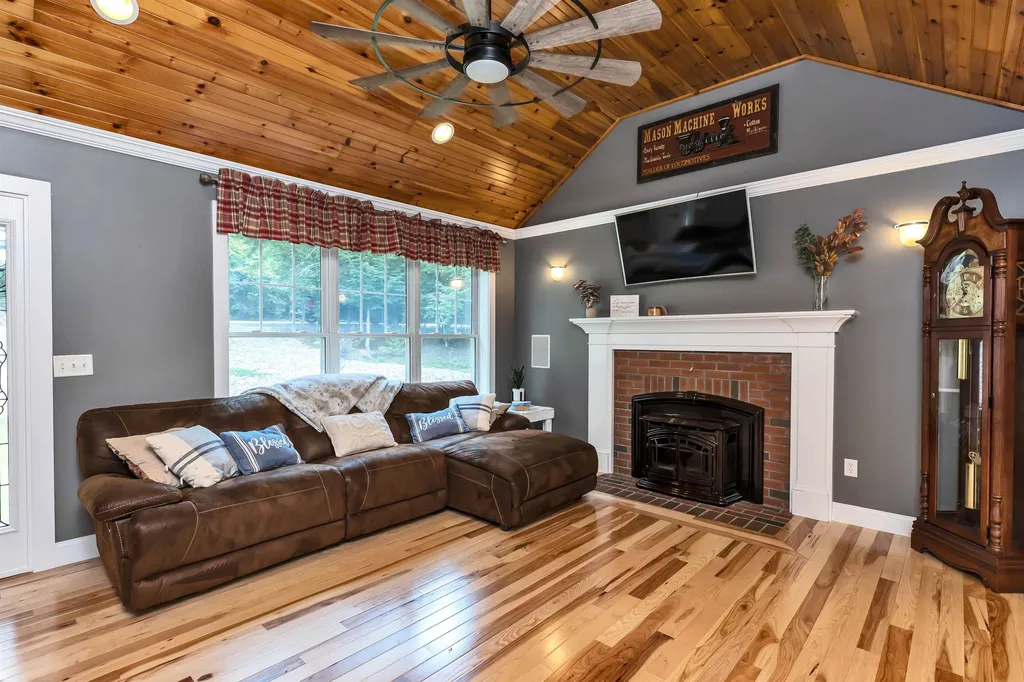 277 Buckley Road Weare NH 03281