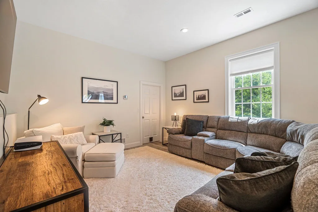 29 Cypress Circle Exeter NH 03833