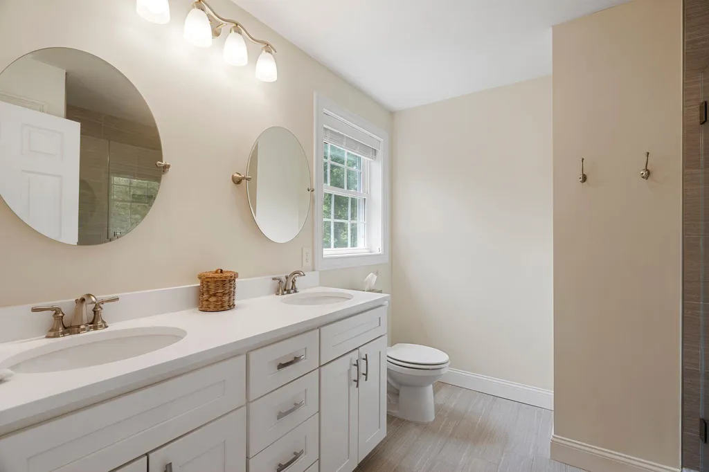 29 Cypress Circle Exeter NH 03833