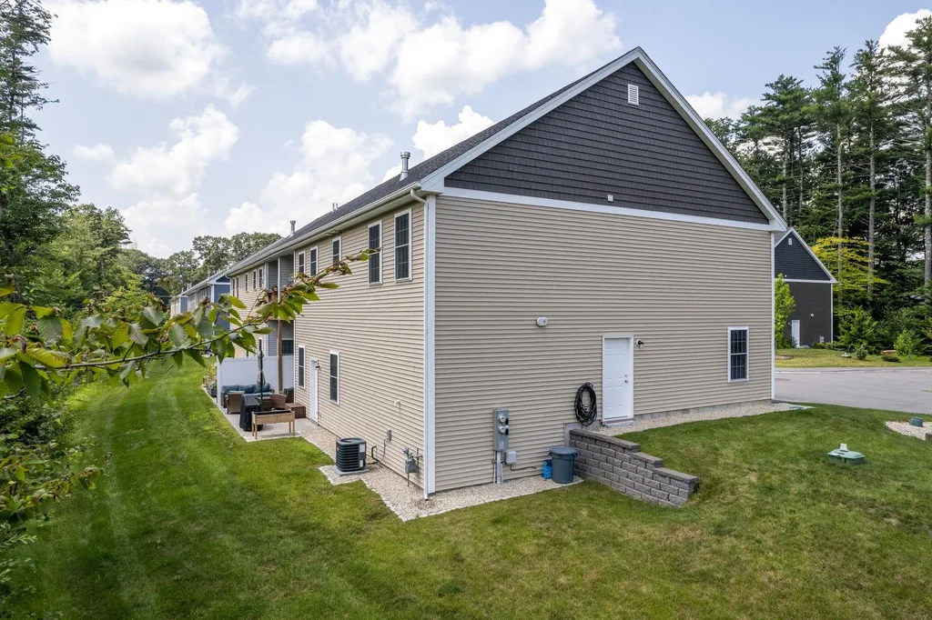 29 Cypress Circle Exeter NH 03833