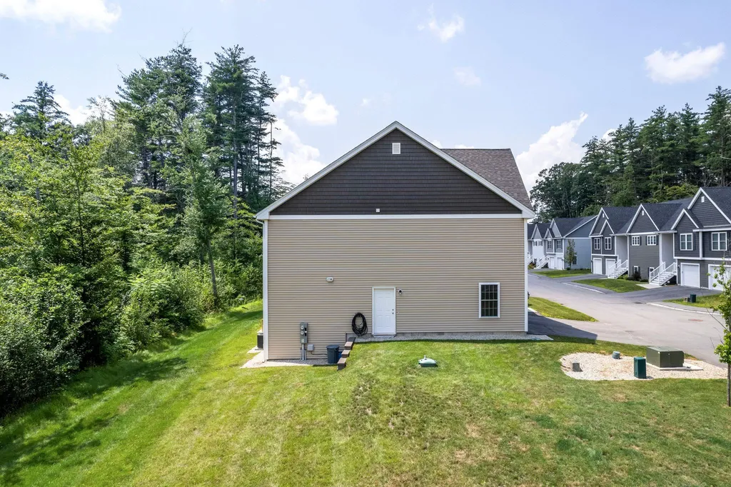 29 Cypress Circle Exeter NH 03833