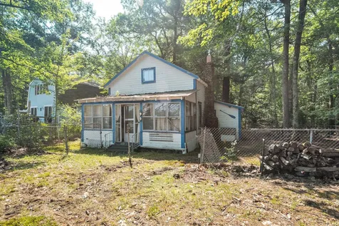 19 Chestnut Street Belmont NH 03220