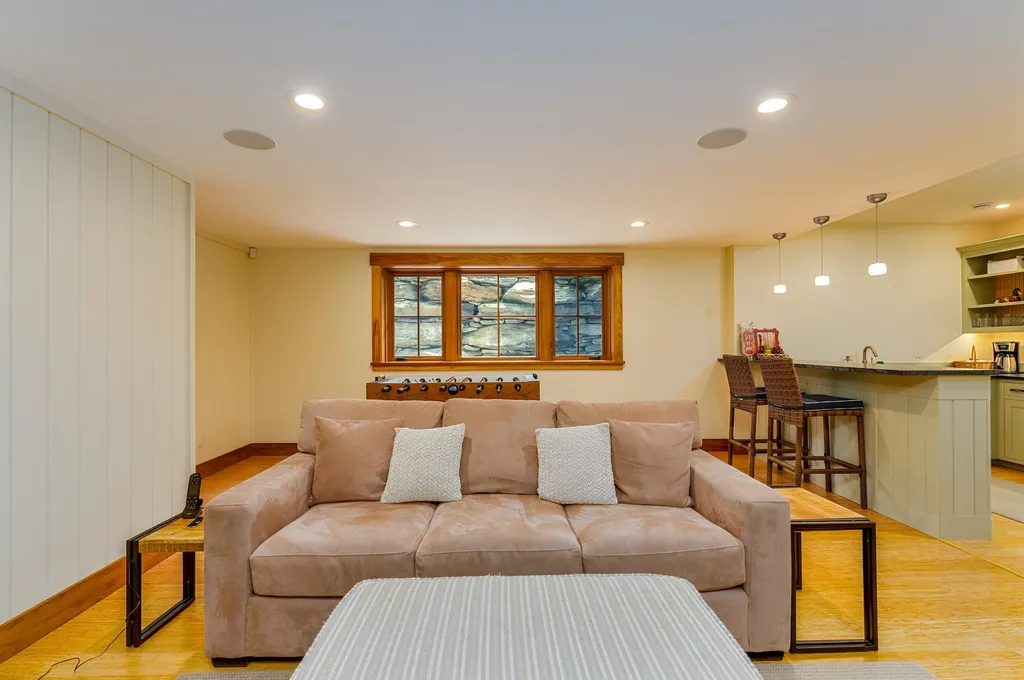 214 Caspar Drive Warren VT 05674