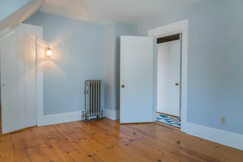 482 Reservoir Avenue Manchester NH 03104