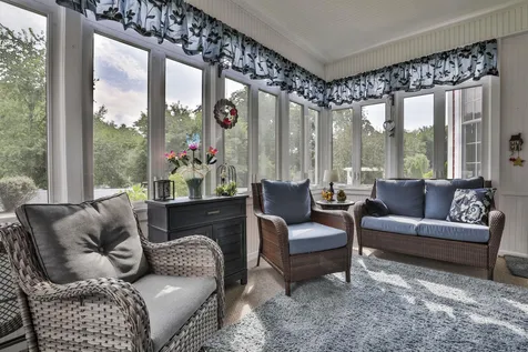 10 Wild Rose Drive Nashua NH 03063