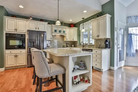 10 Wild Rose Drive Nashua NH 03063