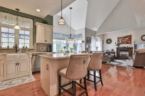 10 Wild Rose Drive Nashua NH 03063