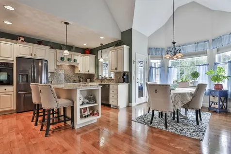 10 Wild Rose Drive Nashua NH 03063