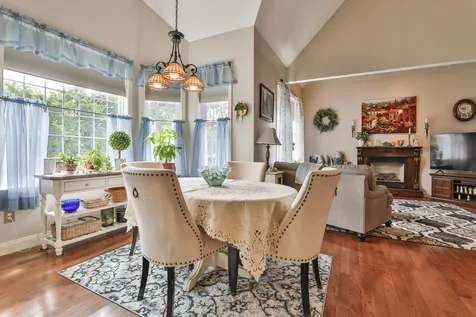 10 Wild Rose Drive Nashua NH 03063