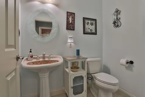 10 Wild Rose Drive Nashua NH 03063