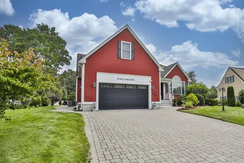 10 Wild Rose Drive Nashua NH 03063