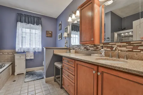 10 Wild Rose Drive Nashua NH 03063