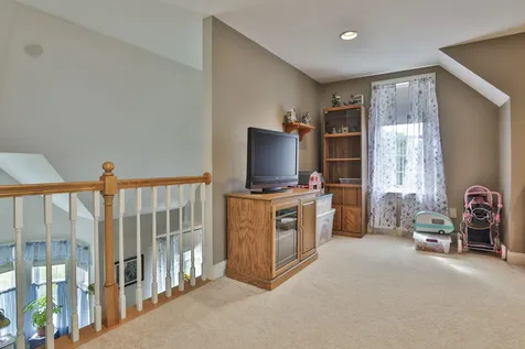 10 Wild Rose Drive Nashua NH 03063