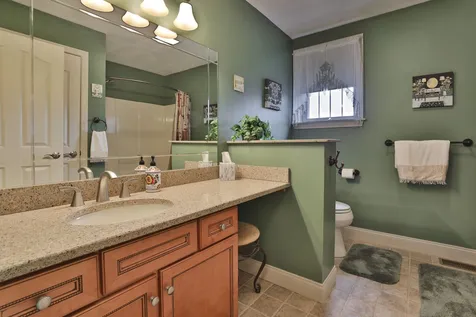 10 Wild Rose Drive Nashua NH 03063