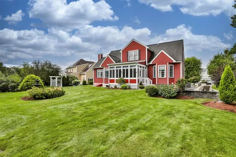 10 Wild Rose Drive Nashua NH 03063