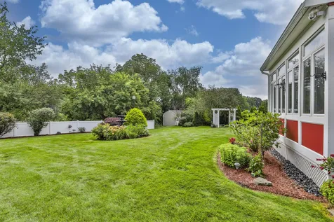 10 Wild Rose Drive Nashua NH 03063