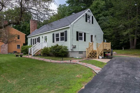30 Whitehall Terrace Hooksett NH 03106