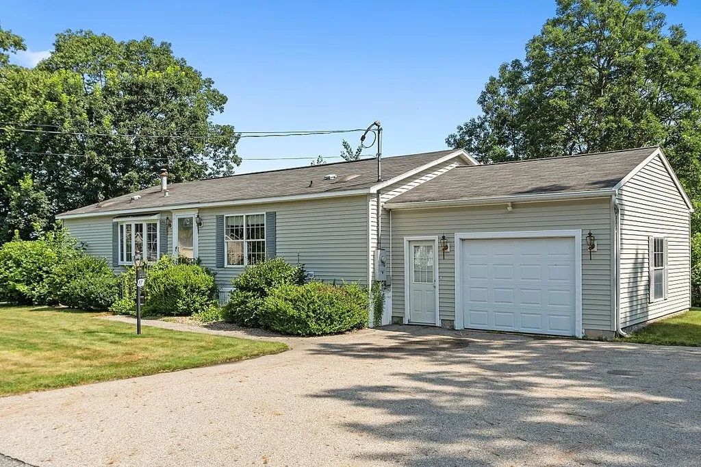 57 Freedom Hill Road Hampstead NH 03841