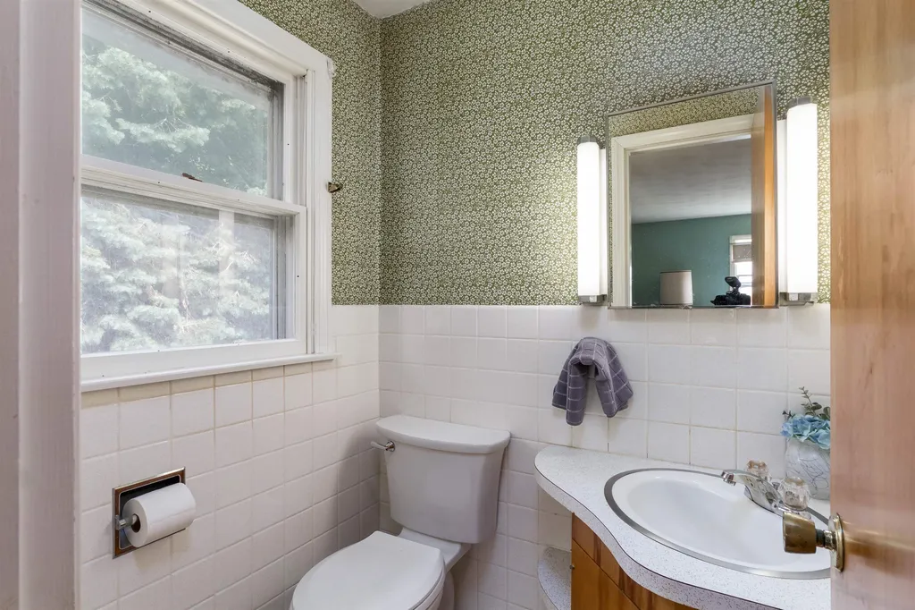 9 Cranwell Avenue South Burlington VT 05403