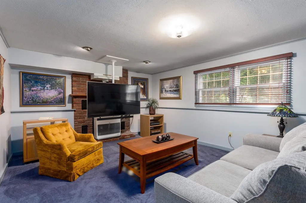 9 Cranwell Avenue South Burlington VT 05403