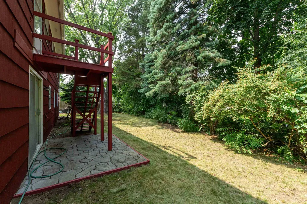 9 Cranwell Avenue South Burlington VT 05403