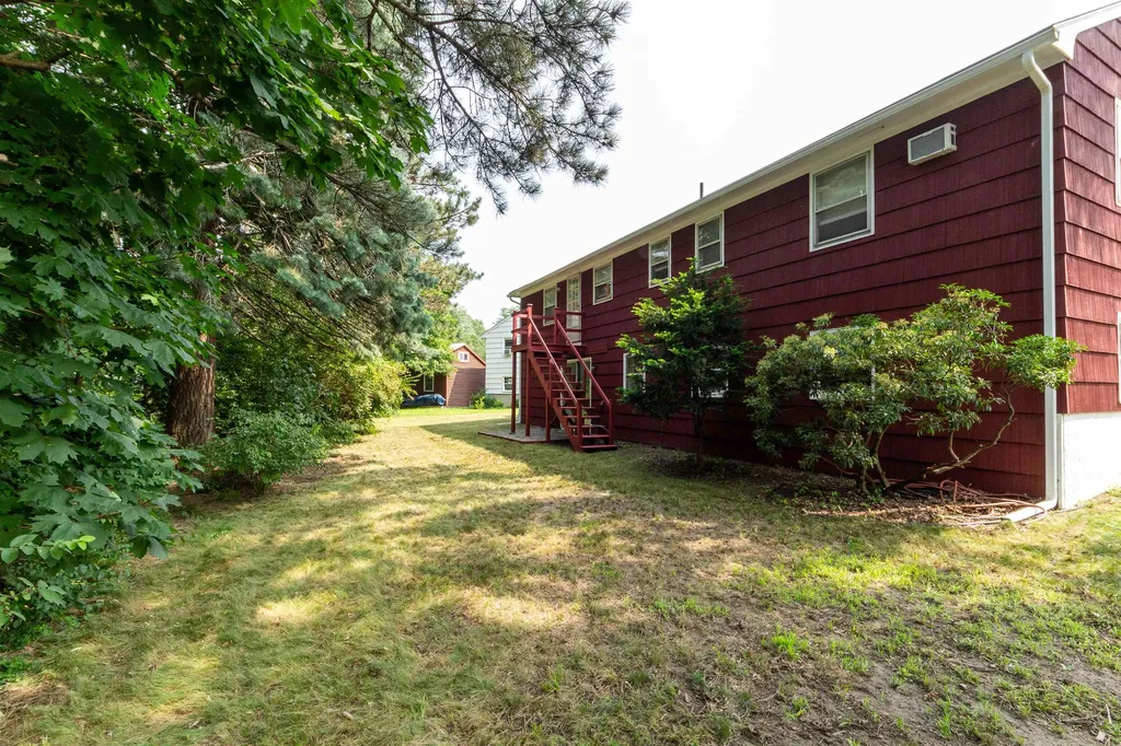 9 Cranwell Avenue South Burlington VT 05403
