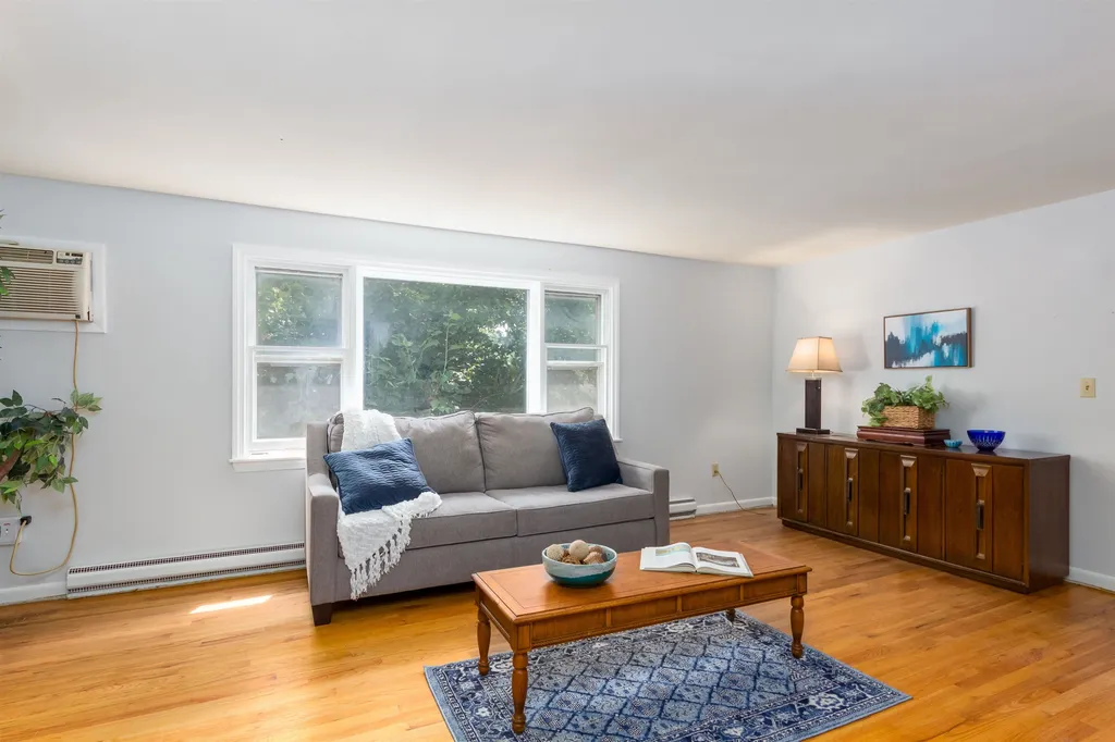 9 Cranwell Avenue South Burlington VT 05403