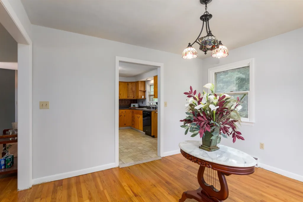 9 Cranwell Avenue South Burlington VT 05403