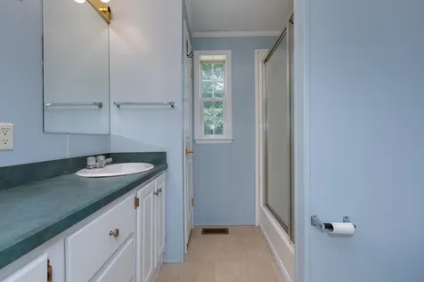12 Bookholz Way Tamworth NH 03886
