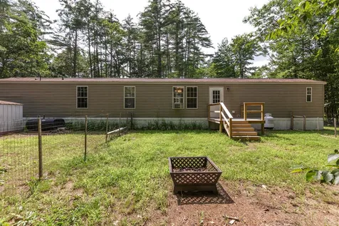 12 Bookholz Way Tamworth NH 03886